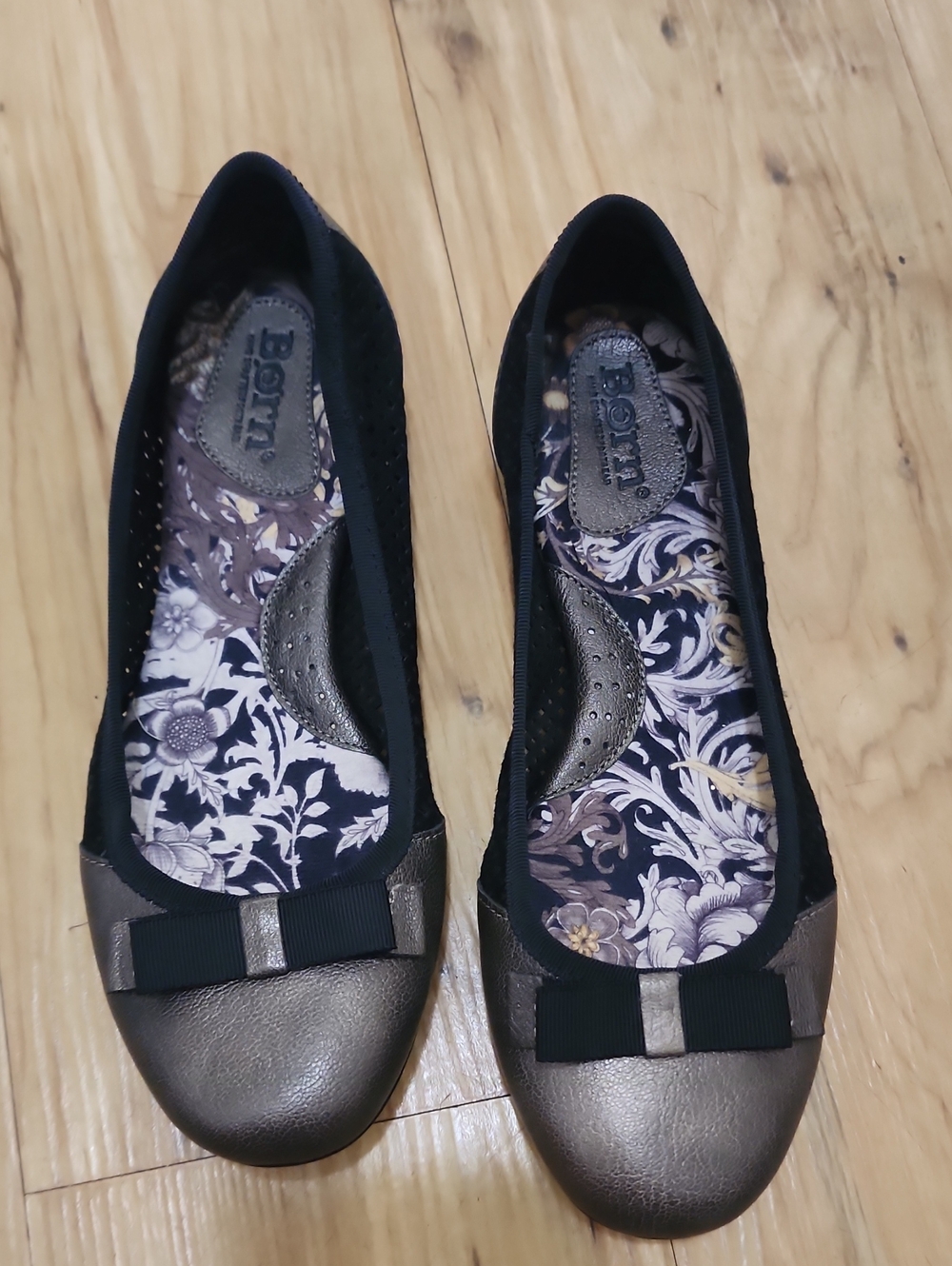 Born Metallic Pewter Ballet Flats with Black Trim and Bow Size 7